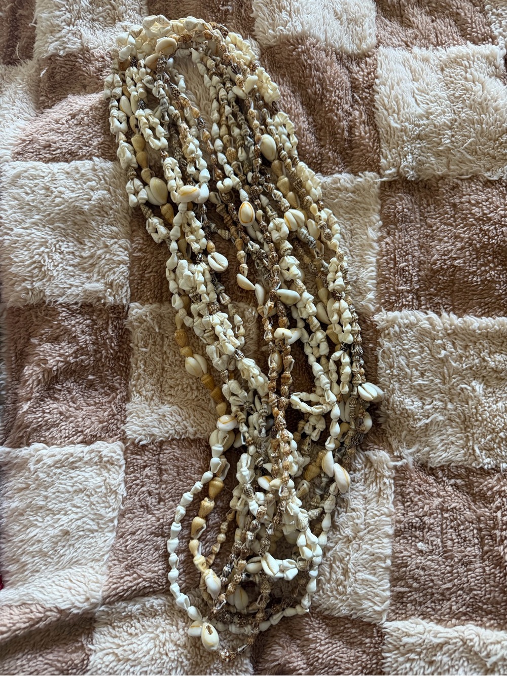 Bundle of 6 Vintage Hawaiian Puka Shell 🐚 Necklaces